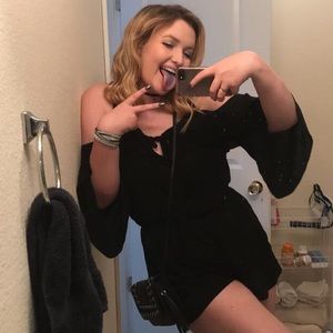 🖤EvelynBlue Medium Black Romper